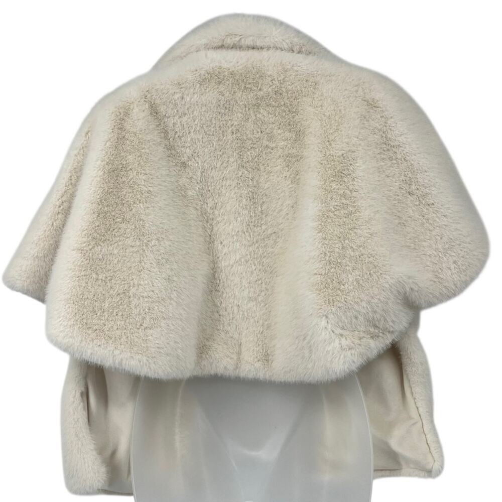 Gemma Layne Cream White Faux Fur Cape Shawl Collar Dolman Sleeves One Size - Picture 8 of 11